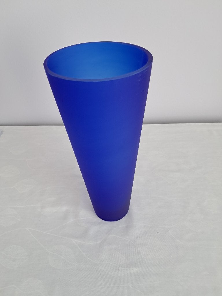 Grand vase moderne en verre bleu dépoli, 28 cm, Enlèvement ou Envoi, Comme neuf, Verre