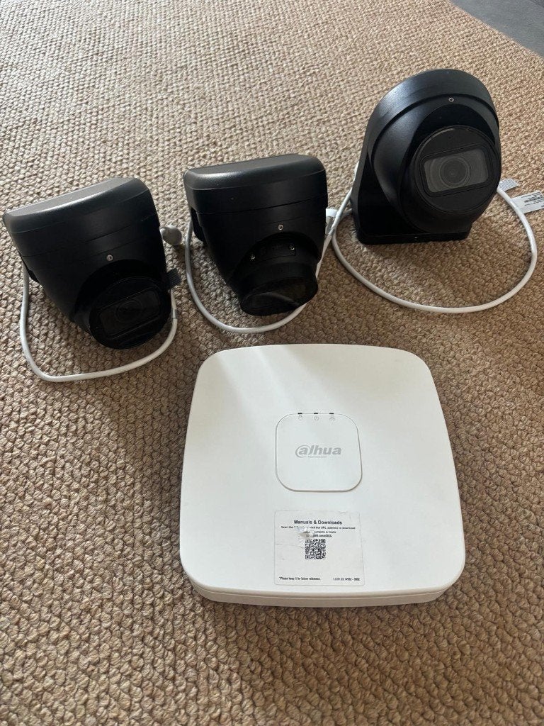 Système de caméra Dahua NVR 3TB + 3 x 4MP Turret caméra, Enlèvement, Utilisé, Caméra extérieure