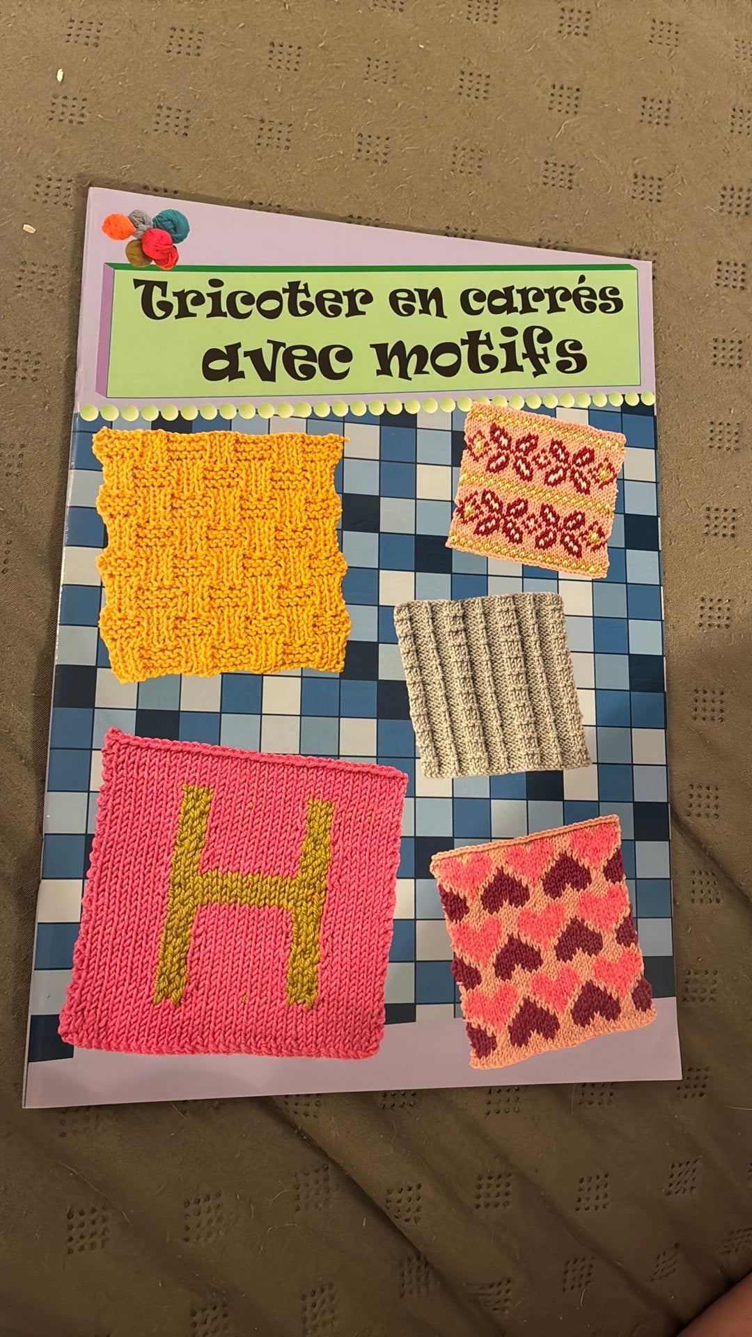 Tricoter en caree avec motifs, Enlèvement ou Envoi, Comme neuf