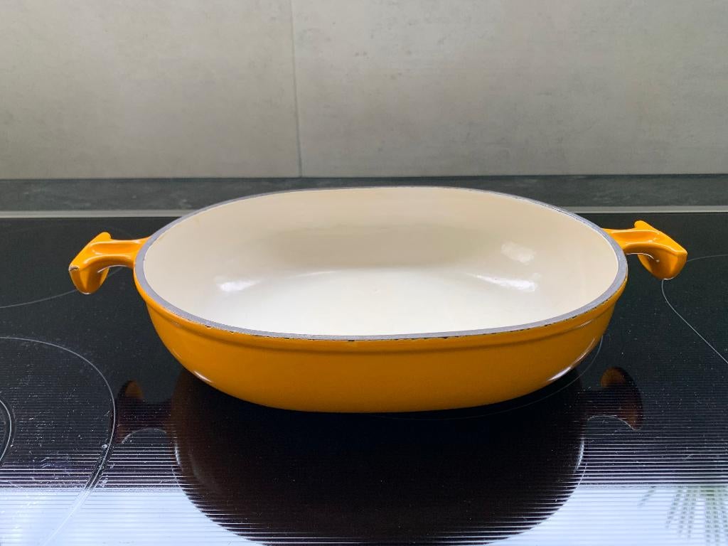 LE CREUSET Enzo Mari n25 gegratineerde schaal, Gebruikt, Gietijzer, Overige typen, Ophalen of Verzenden