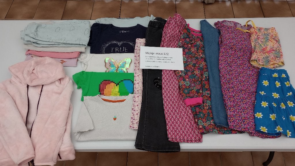 kinderkleding meisje  maat 122, Kinderen en Baby's, Ophalen, Zo goed als nieuw, Meisje