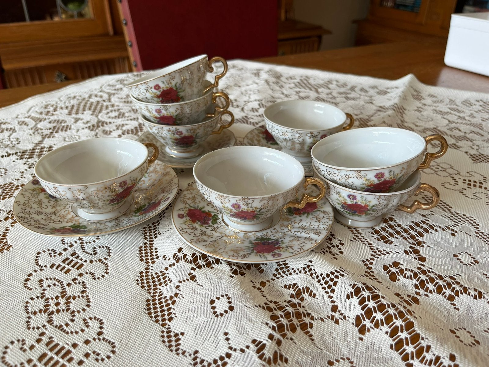 Koffietassen, Ophalen