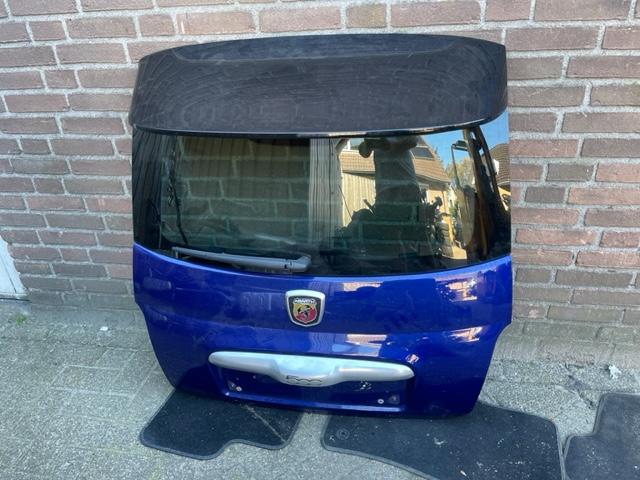 ACHTERKLEP Abarth 500 / 595 / 695 (01-2008/-), Gebruikt, Achterklep, De Bloemendaal 21 21
5221 EB  'S HERTOGENBOSCH, NL, Info@123Parts.nl