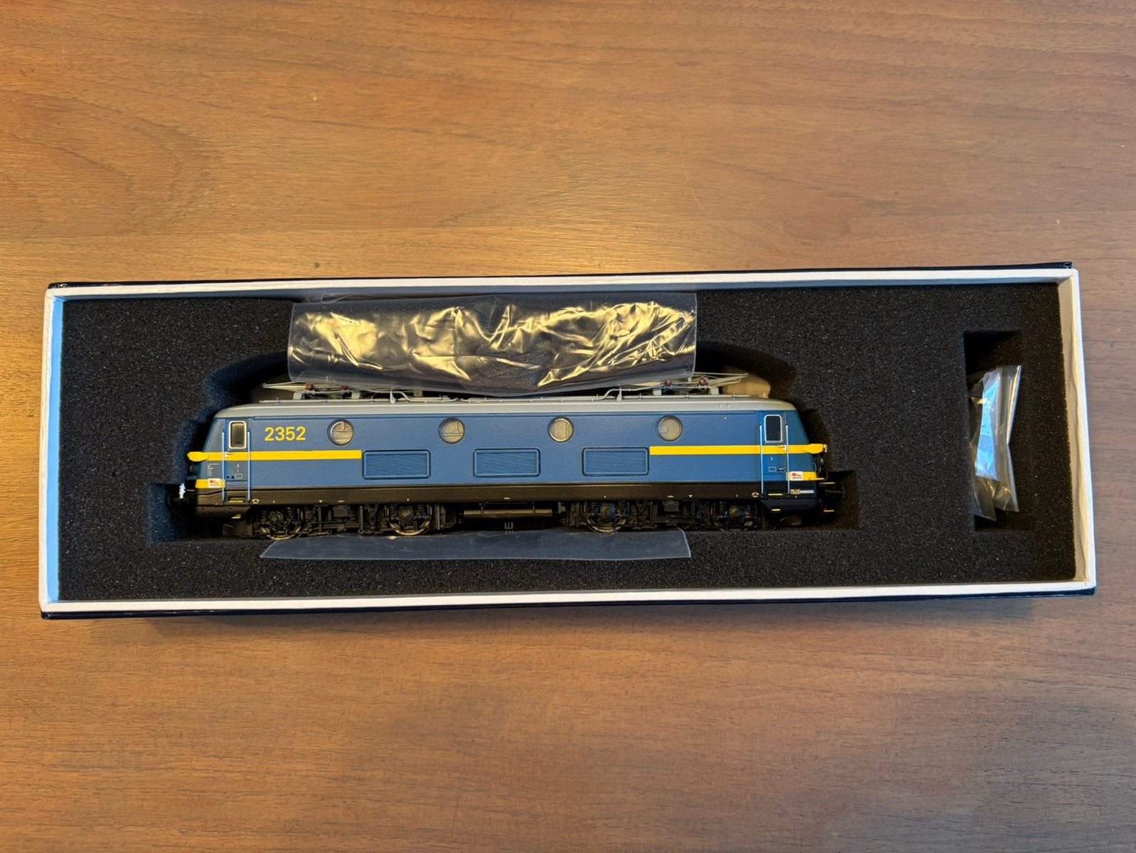 Van Biervliet 3004 - NMBS HLE 2352 (DC analogique), Hobby & Loisirs créatifs, Autres marques, Enlèvement ou Envoi, Comme neuf