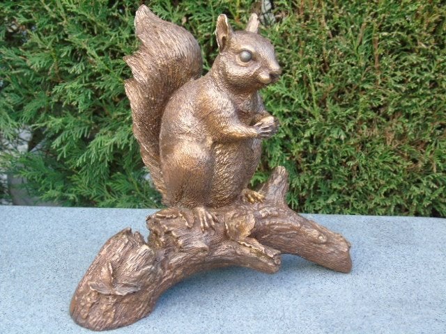 statue d un écureuil en bronze sur branche ., Jardin & Terrasse, Enlèvement ou Envoi, Neuf