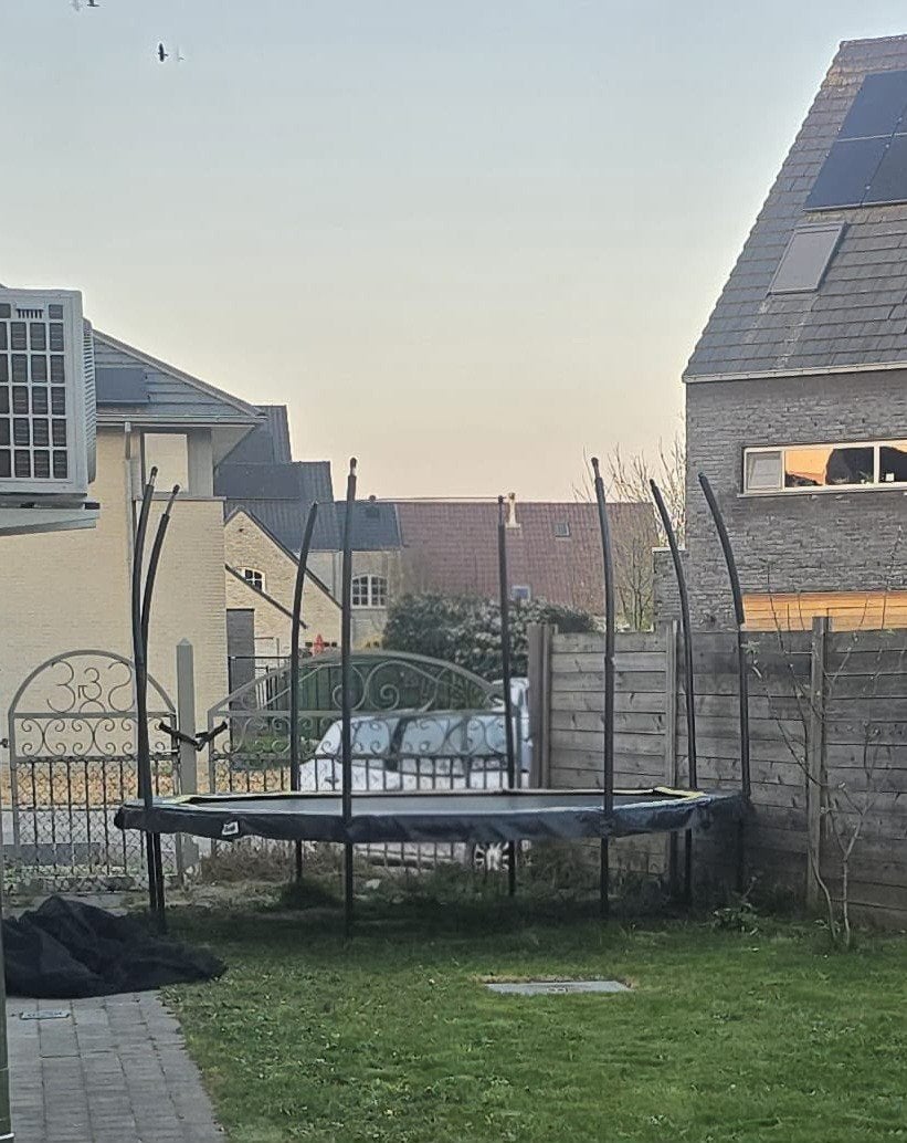 Trampoline salta 366, Ophalen