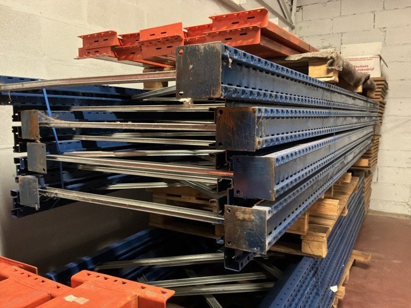 Montants Eurostock pour rayonnages à palettes (8)