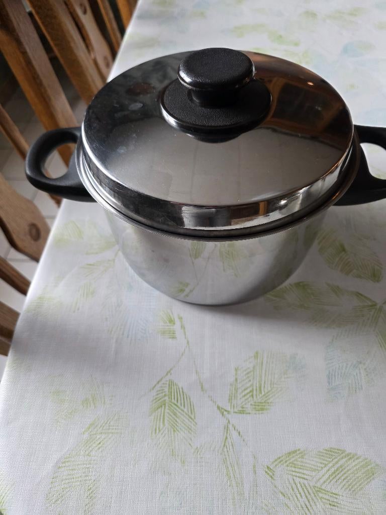 Casserole en acier inoxydable avec couvercle, Maison & Meubles, Inox, Enlèvement ou Envoi, Casserole ou Cocotte-minute, Plaque céramique