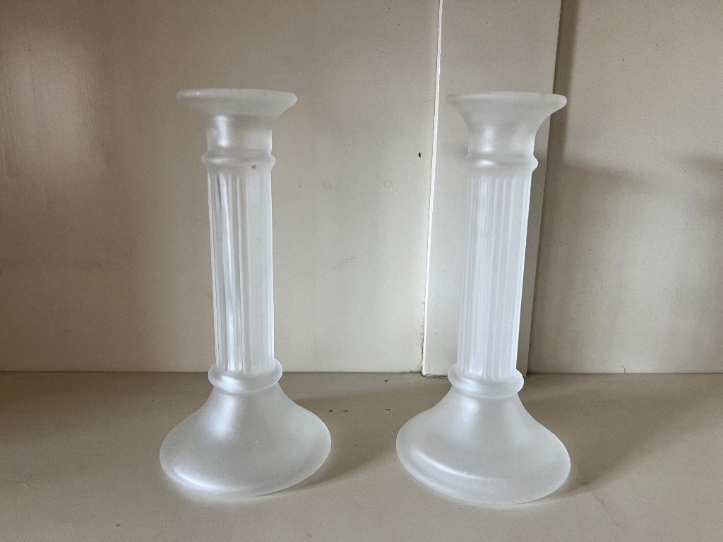 2 bougeoirs en verre, Enlèvement