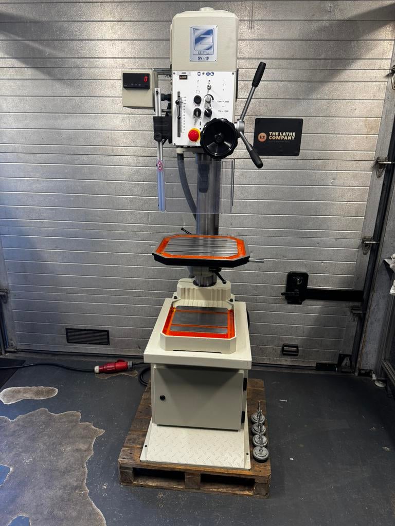 Ruime Voorraad Kolomboormachine Freesmachine, Doe-het-zelf en Bouw, Gereedschap | Freesmachines, Ophalen, Zo goed als nieuw