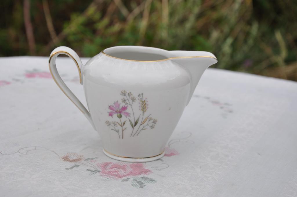 pot au lait fleur et ble porcelaine allemande, Enlèvement ou Envoi