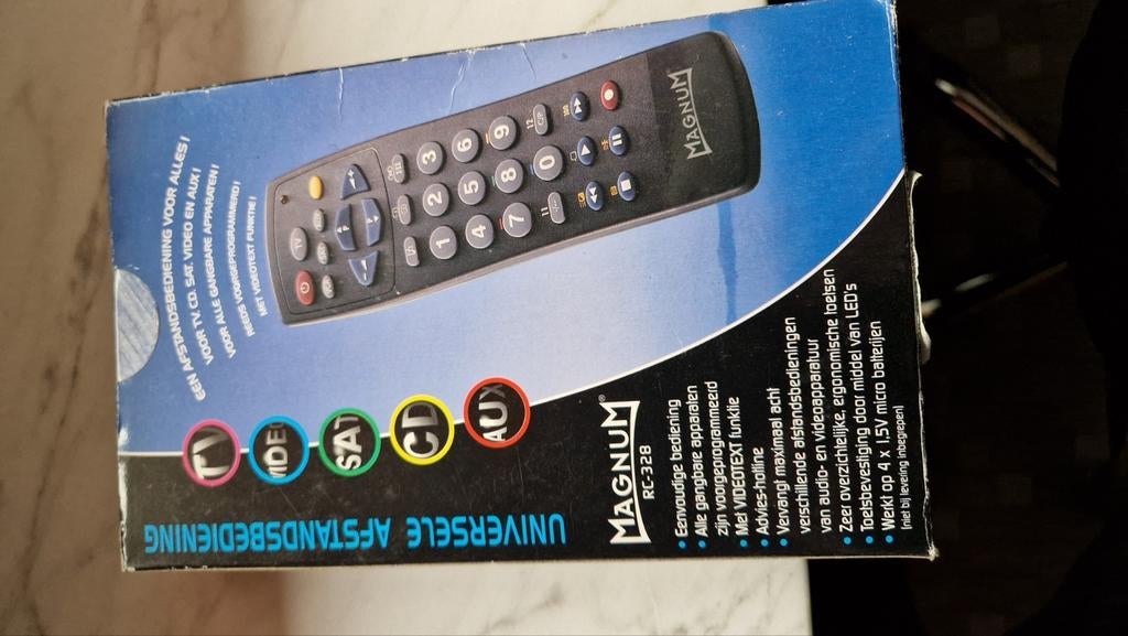 Télécommande universelle Magnum Rc 358, TV, Hi-fi & Vidéo, Enlèvement, Neuf, Universel