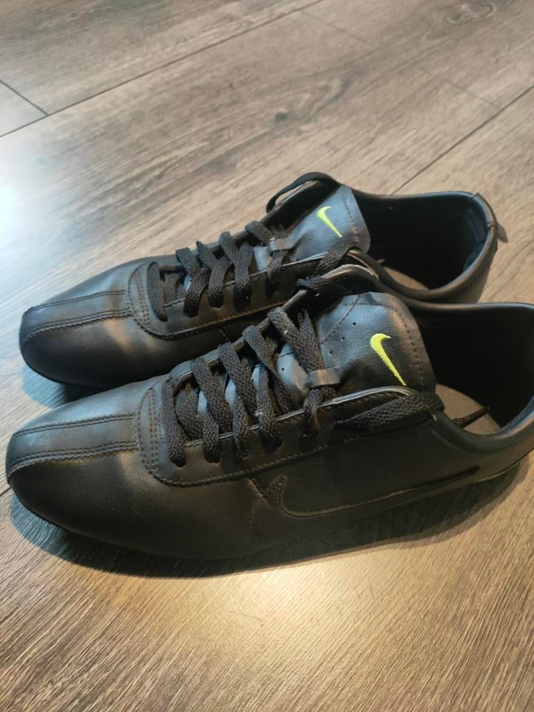 Nike sportschoenen, Ophalen, Zo goed als nieuw, Sportschoenen