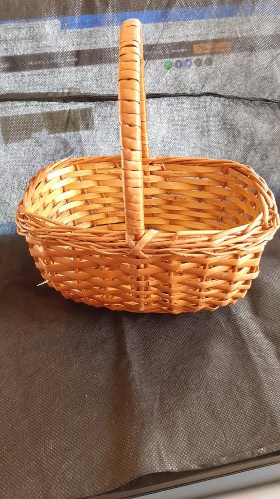 panier d'enfant en rotin (5), Maison & Meubles, Accessoires pour la Maison | Plataux & Paniers, Enlèvement ou Envoi, Osier, Comme neuf