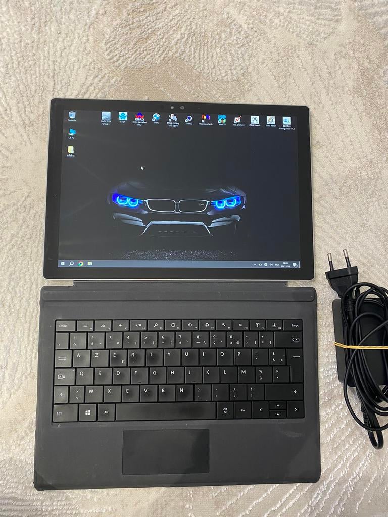 Tablette surface Pro 4 + diagnostique bmw, Comme neuf, SSD