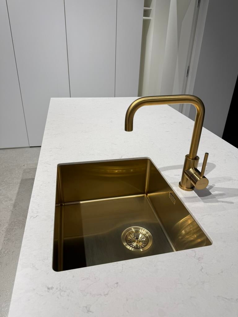 NIEUW: Lanesto goud set – Urban kraan & spoelbak (lavabo), Doe-het-zelf en Bouw, Sanitair, Ophalen, Nieuw, Inox, Kraan