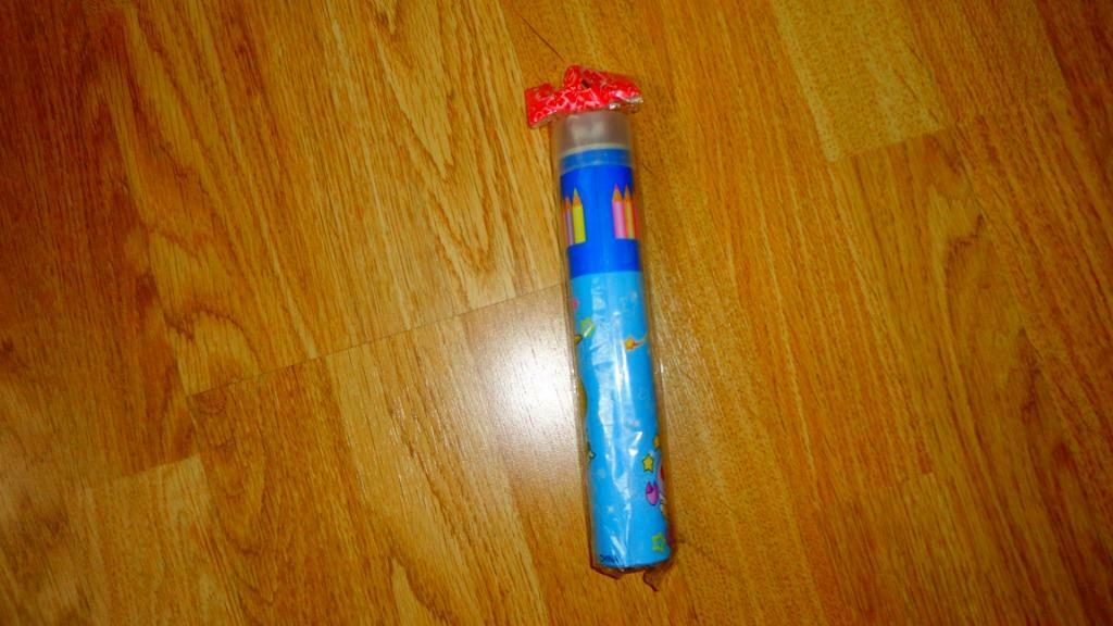 kleurpotloden (12) in kokertje + potloodslijper bovenaan-NIE, Ophalen, Nieuw