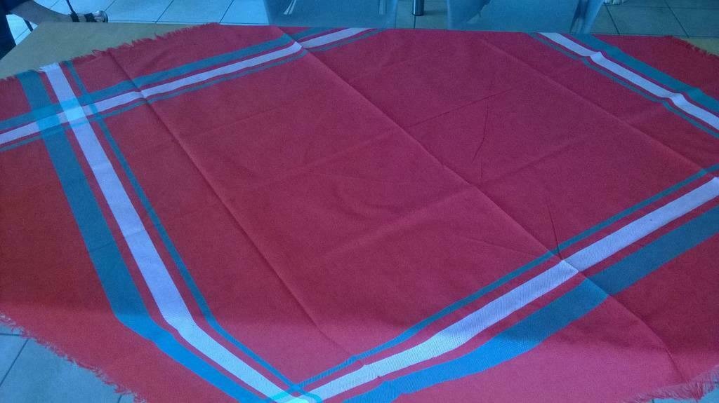 1 nappe au ton chaleureux, Enlèvement ou Envoi, Neuf, Rouge, Nappe ou Toile cirée