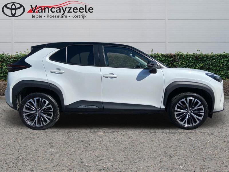 Toyota Yaris Cross Elegant Bi-tone+cam+nav+sens V+A, Automaat, Euro 6, 116 pk, Wit