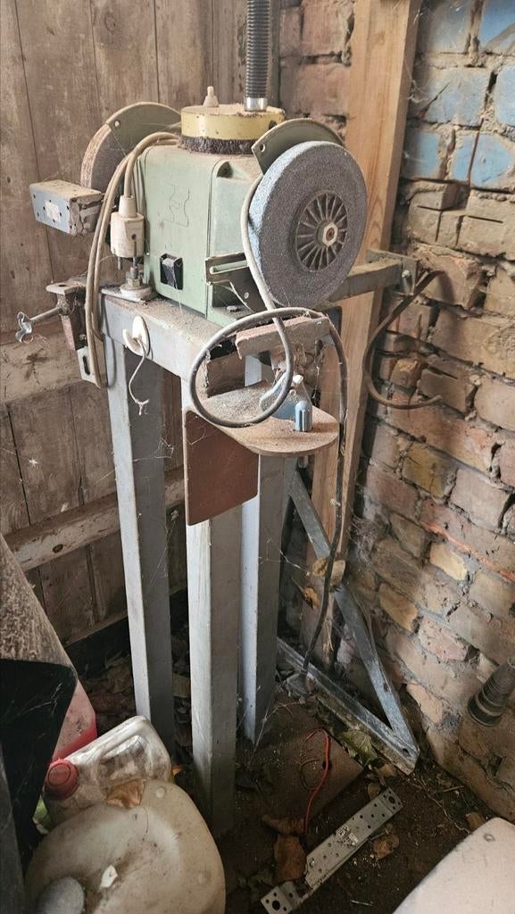 Staande slijpmolen, Ophalen, Zo goed als nieuw