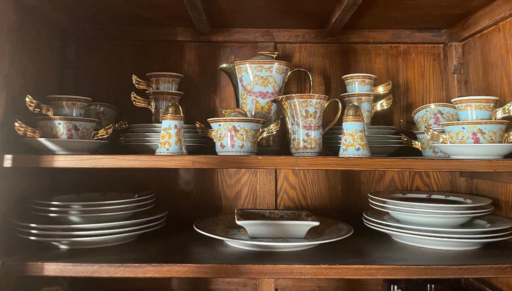 45-delig servies Versace, Ophalen
