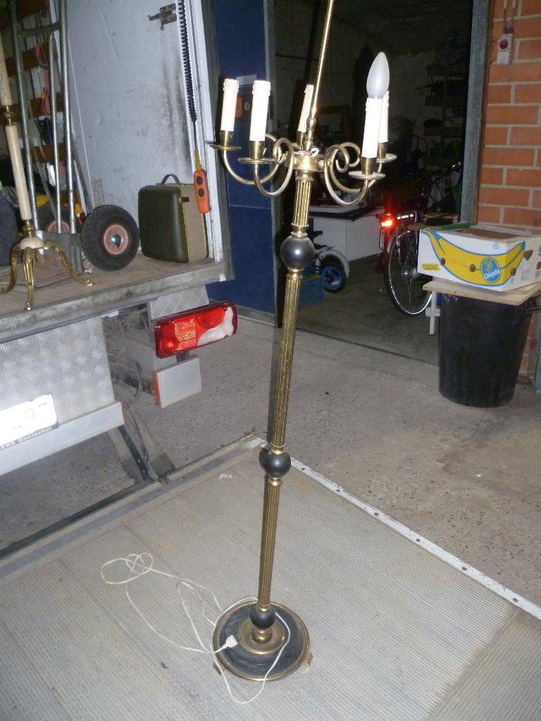 OUDE KOPEREN STAANDE LAMPADAIRE, Antiek en Kunst, Ophalen