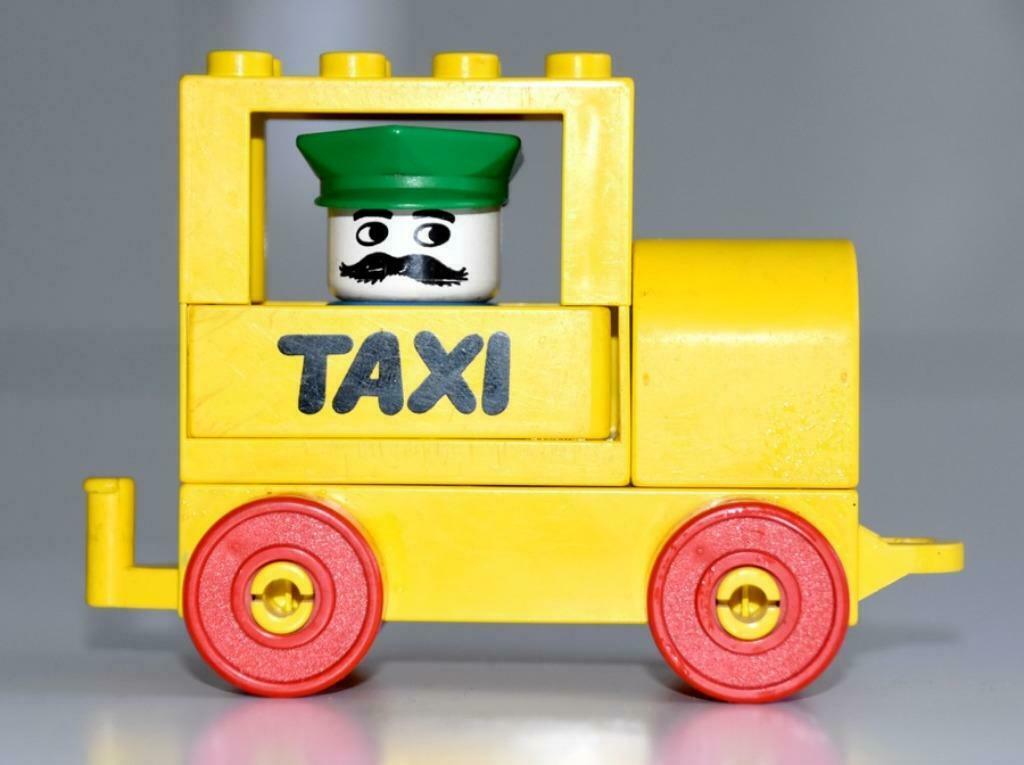 Lego Duplo Taxi 535, Kinderen en Baby's, Speelgoed | Duplo en Lego, Ophalen of Verzenden, Zo goed als nieuw, Complete set, Duplo