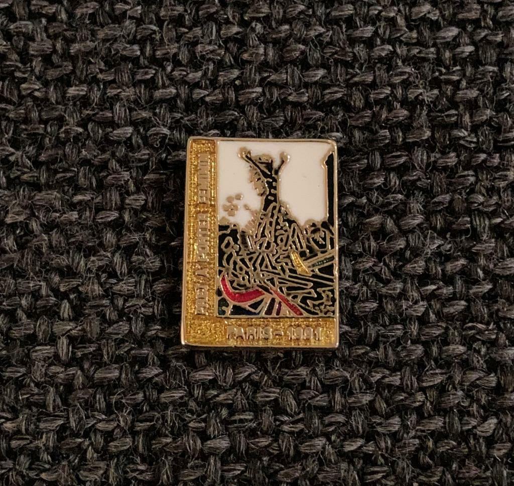 PIN - PARIS - PRET A PORTER FEMININ, Envoi, Utilisé, Autres sujets/thèmes, Insigne ou Pin's