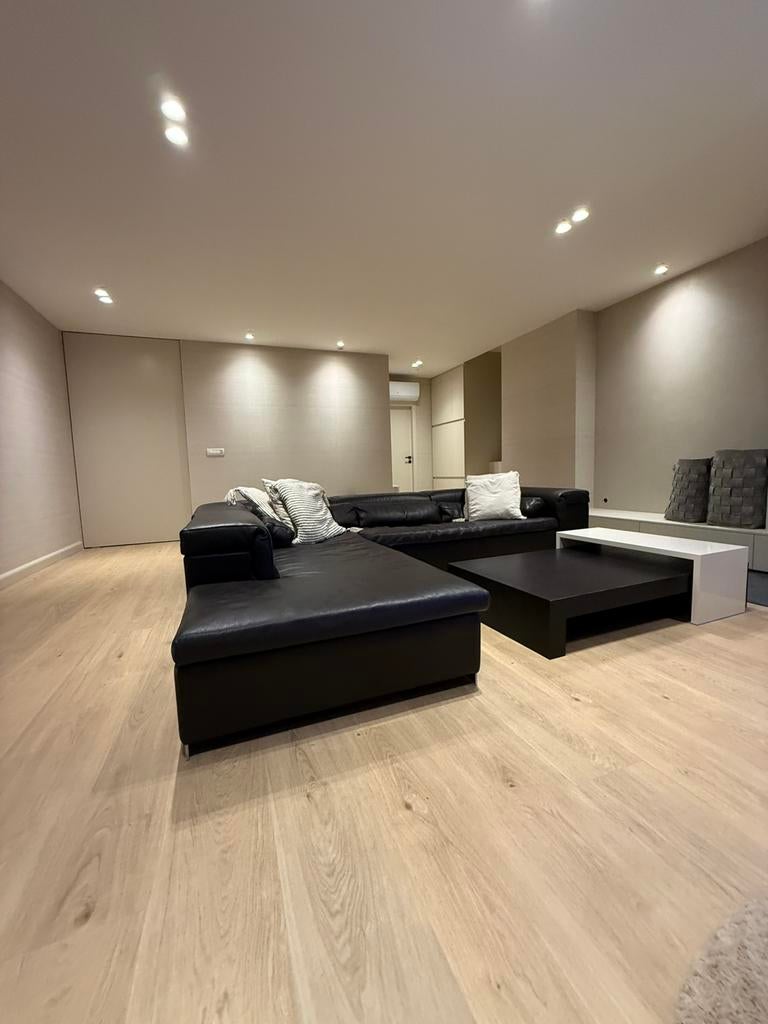 Grote lange zetel te koop met verstelbare hoofdsteunen, Ophalen, Modern: totale lengte 3.0 + 2.30 hoekdeel, Gebruikt, Hoekbank