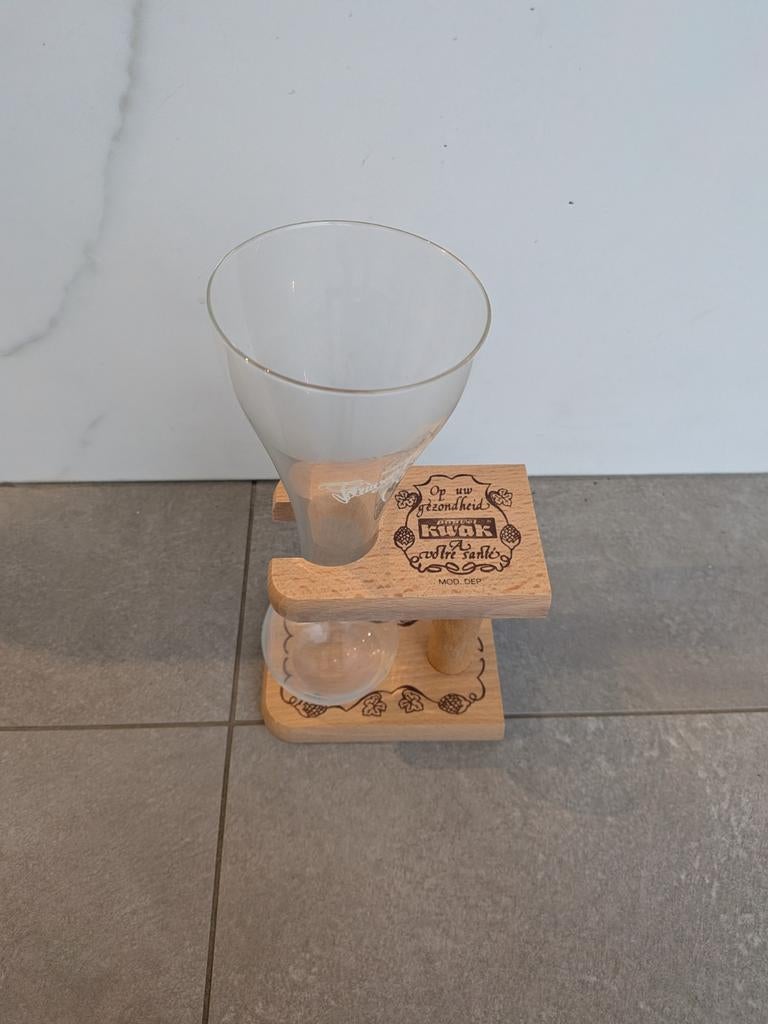 Pauwels kwak glas met houder, Ophalen
