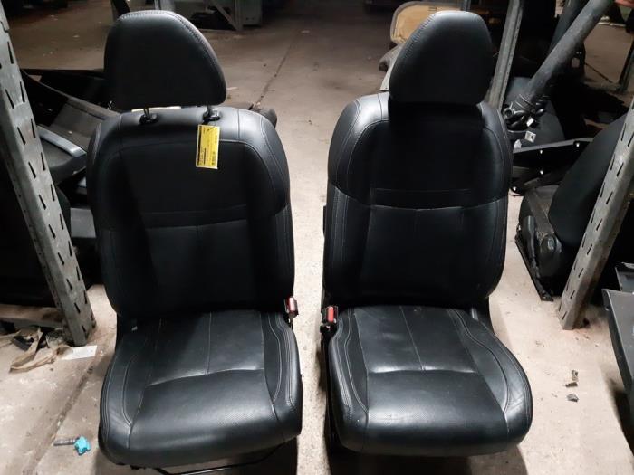 Kit revêtement (complet) d'un Nissan Qashqai, -, 3 mois de garantie, Utilisé, -
