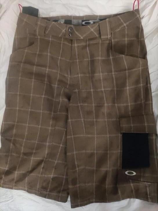 OAKLEY - brown bermuda/skater, size: 34, Ophalen of Verzenden, Zo goed als nieuw