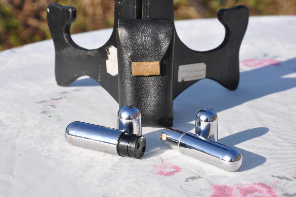 briquet + vaporisateur a parfum dans pochette, Ophalen of Verzenden