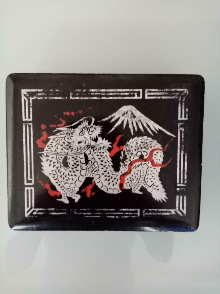 Boîte à bijoux Japonaise en bois des années 1930/40, Antiquités & Art, Antiquités | Accessoires de maison, Enlèvement ou Envoi