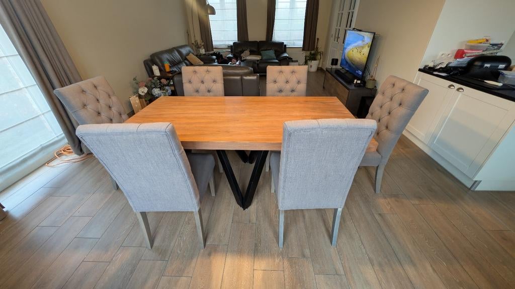 Houten eettafel 180x90 met 6 stoelen, Ophalen, Gebruikt, Lichthout blad, ijzeren onderstel, 6 tot 8 stoelen