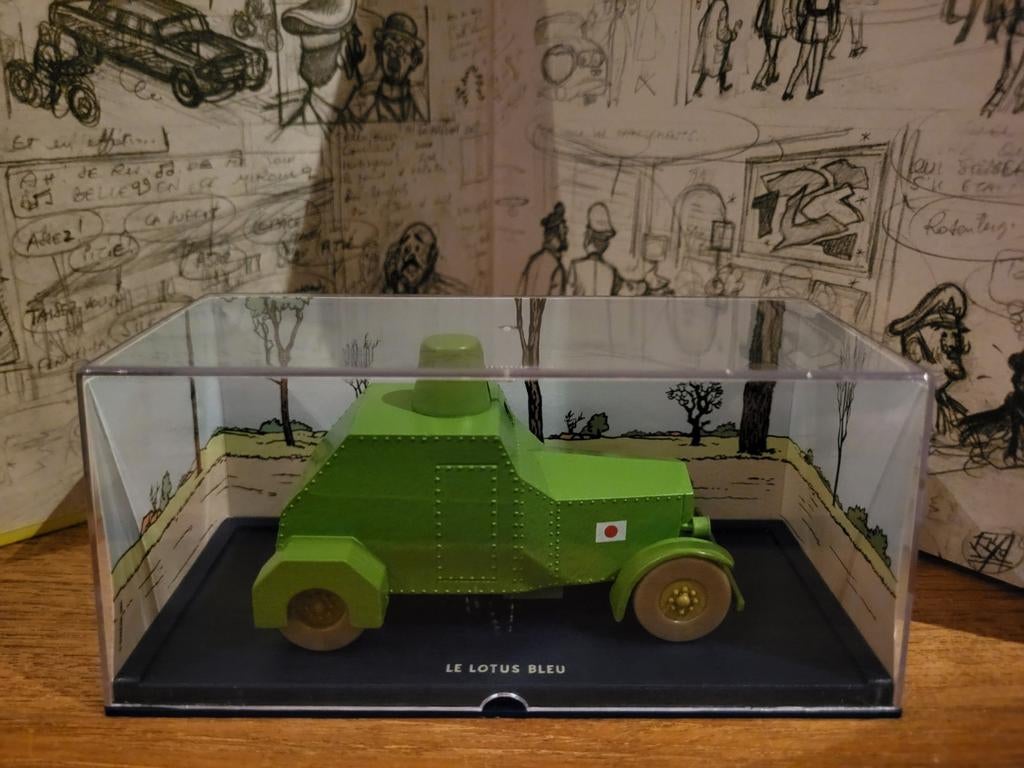 Tintin Auto 1/43 L'Automitrailleuse blindée du Lotus Bleu, Enlèvement ou Envoi, Tintin, Comme neuf, Statue ou Figurine