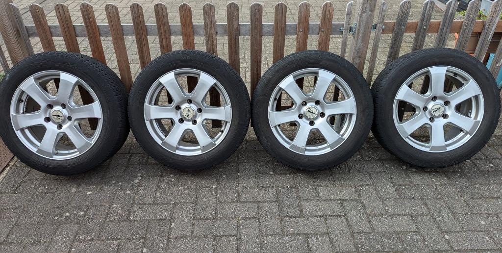 winterbanden + velgen BMW 5-serie, Auto-onderdelen, Banden en Velgen, Ophalen, Gebruikt, Velg(en), 17 inch