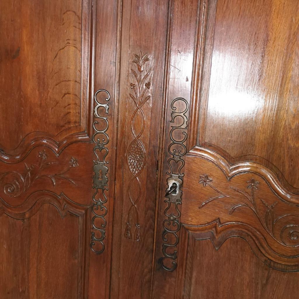 Hoge antieke Franse bruidskast in zware eik, Antiek en Kunst, Ophalen