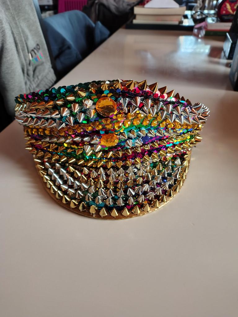 hoed met pailletten glitter cones carnaval nieuw Elton John, Ophalen of Verzenden, Nieuw, Hoed of Pruik