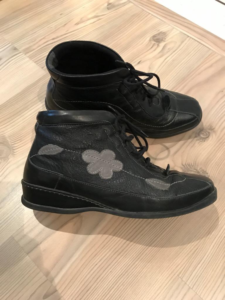 Zwarte lederen veterlaarsjes van HUSH PUPPIES (mt 39), Enlèvement ou Envoi, Boots et Botinnes, Porté, Hush Puppies