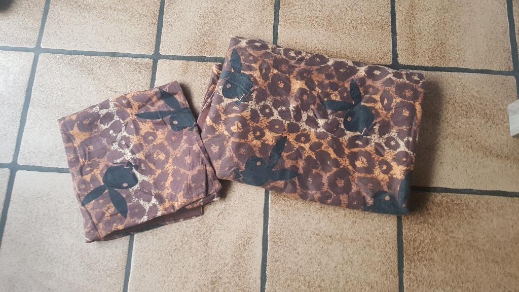 1 persoons dekbedovertrek playboy, Huis en Inrichting, Ophalen of Verzenden, Zo goed als nieuw, Eenpersoons, Dekbedovertrek