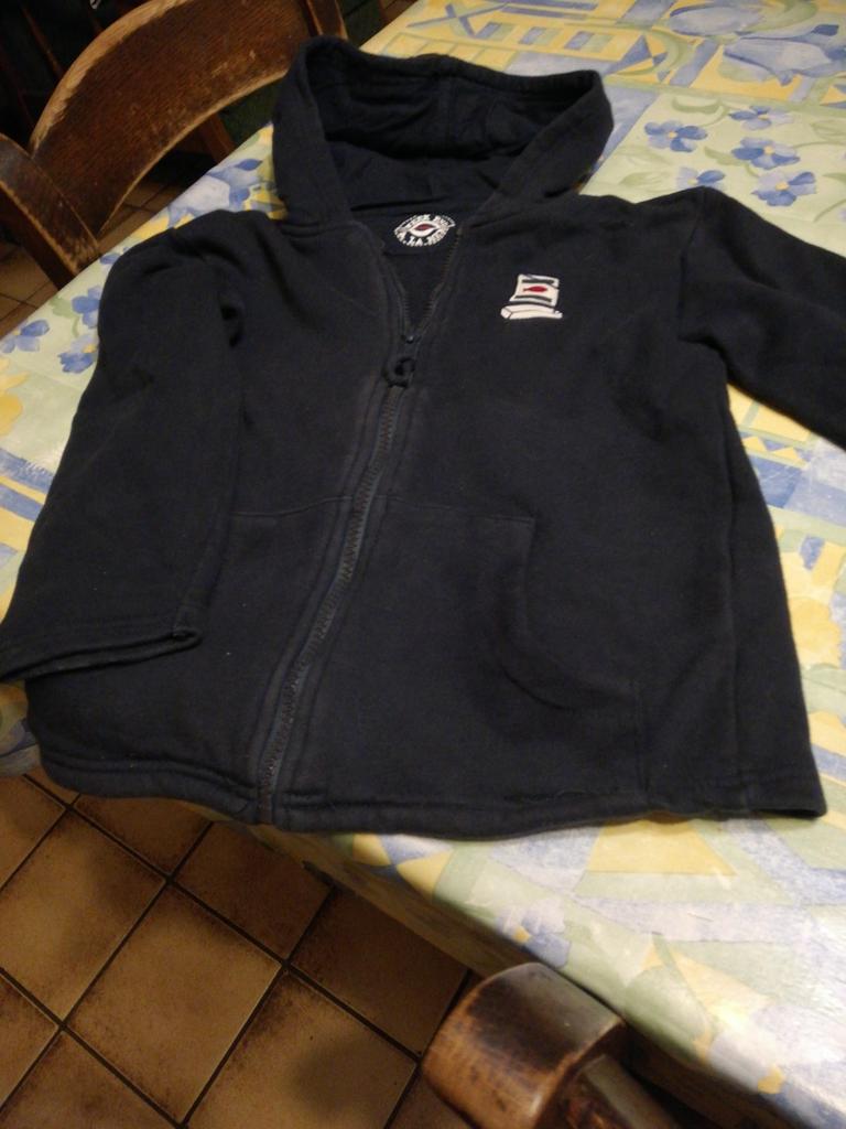 Veste à capuche bleu marine Week-end à la Mer. Taille 6ans., Enlèvement ou Envoi, Comme neuf