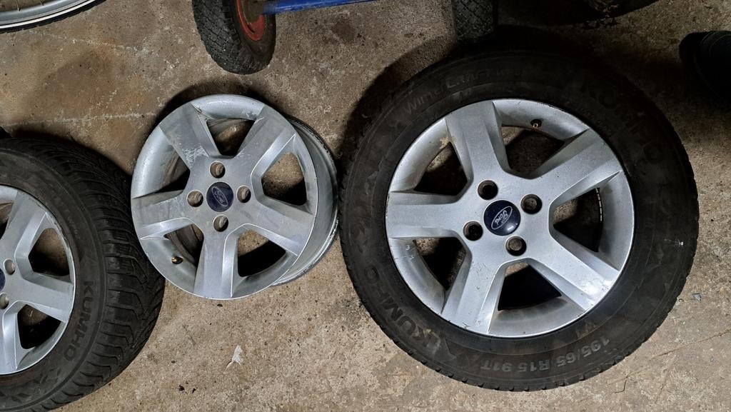 Ford fiesta aluminium wielen  Zie ook mijn andere zoekertjes, Ophalen, Band(en)