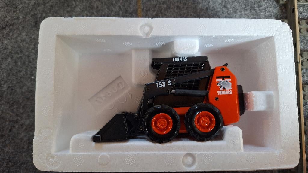 JOAL 190 Thomas 153S Skid Steer schaal 1:32 NIEUW, Gelijkstroom of Wisselstroom, Overige typen, Nieuw, Ophalen