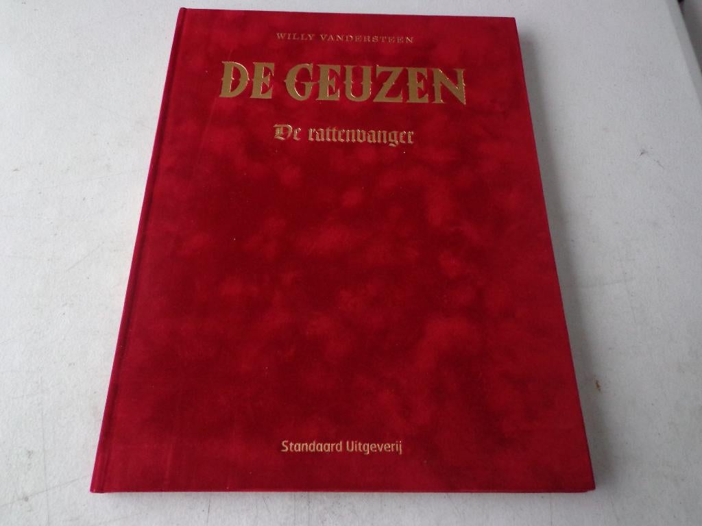 De Geuzen  De rattenvanger  Fluwelen cover.  niet genummerd, Eén stripboek, Ophalen of Verzenden, Zo goed als nieuw