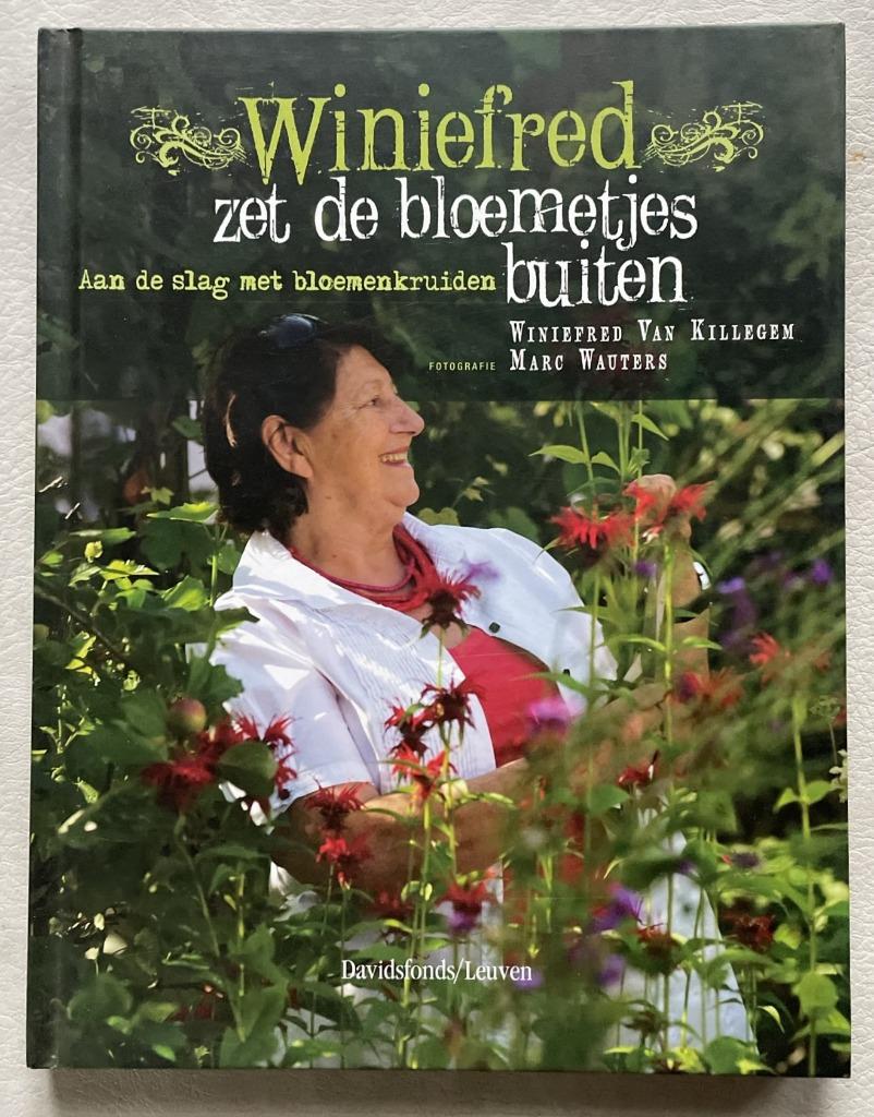 Winiefred zet de bloemetjes buiten, Ophalen of Verzenden