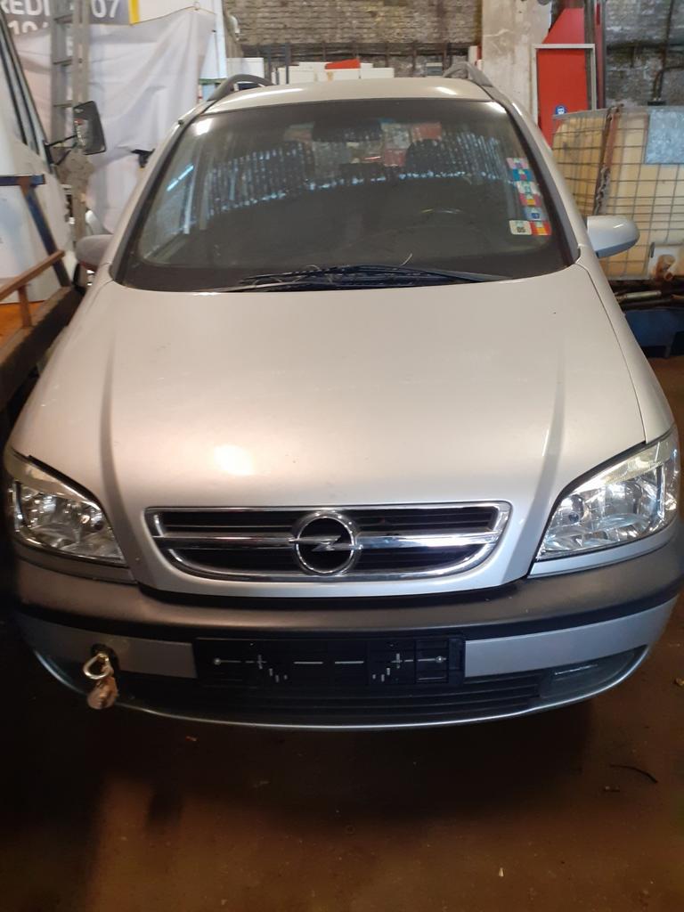 Phares et feux arrière,  rideau de coffre opel zafira, Opel