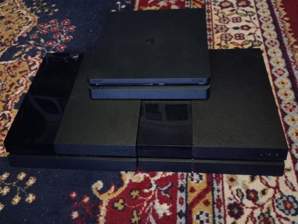 3x Playstation 4 + controllers, Games en Spelcomputers, Spelcomputers | Sony PlayStation 4, Verzenden