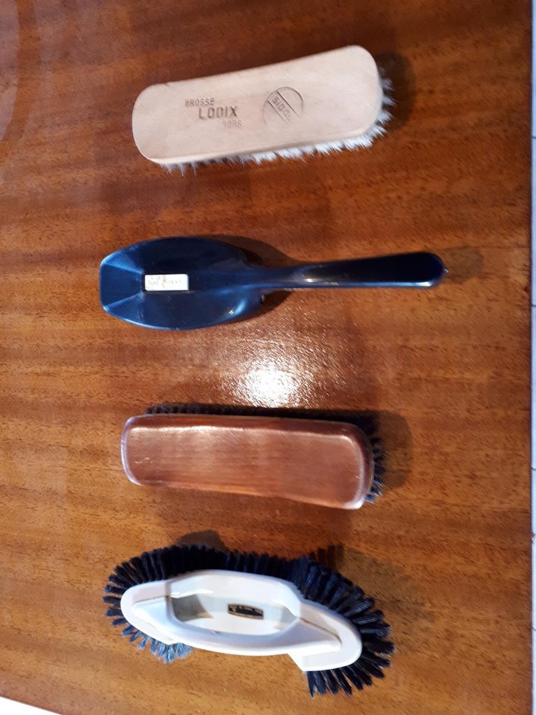 4 kledingborstels aan 3 euro per stuk,  ook apart te koop, Ophalen of Verzenden