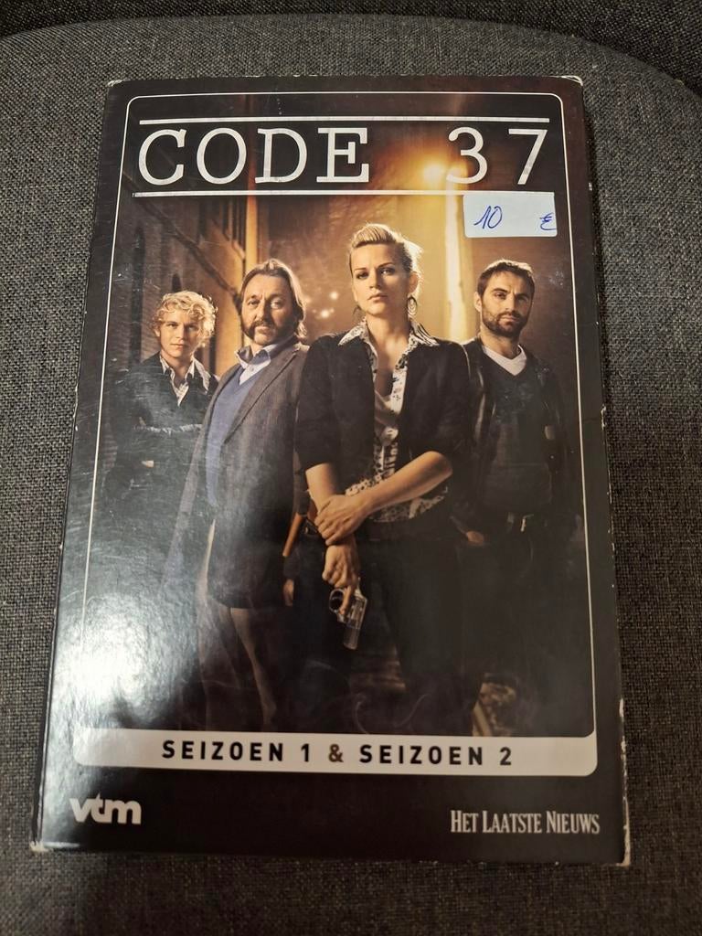 Code 37, seizoen 1 en 2, 8 discs, Cd's en Dvd's, Dvd's | Tv en Series, Ophalen of Verzenden